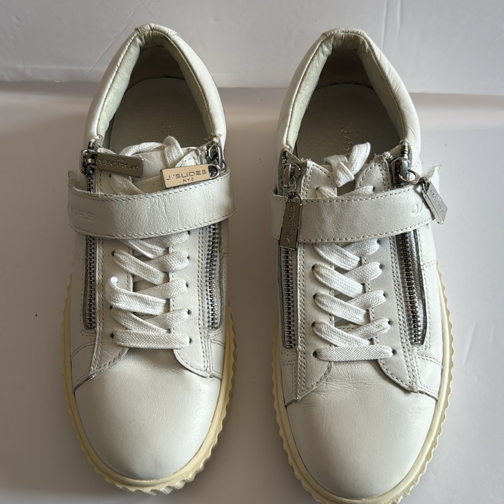 J SLIDES Women’s White Leather Running Shoes. Size 7.5 zippered Platform